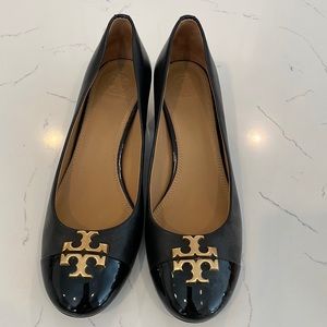 Classic TB wedge 2 inch wedge  heels, Black/gold detail, size 8